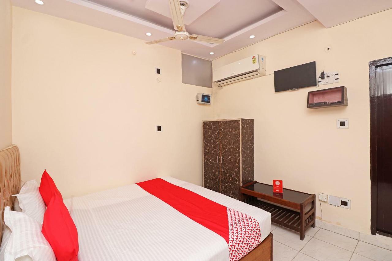 Oyo 30288 Hotel Moon Palace Лакнау Екстериор снимка