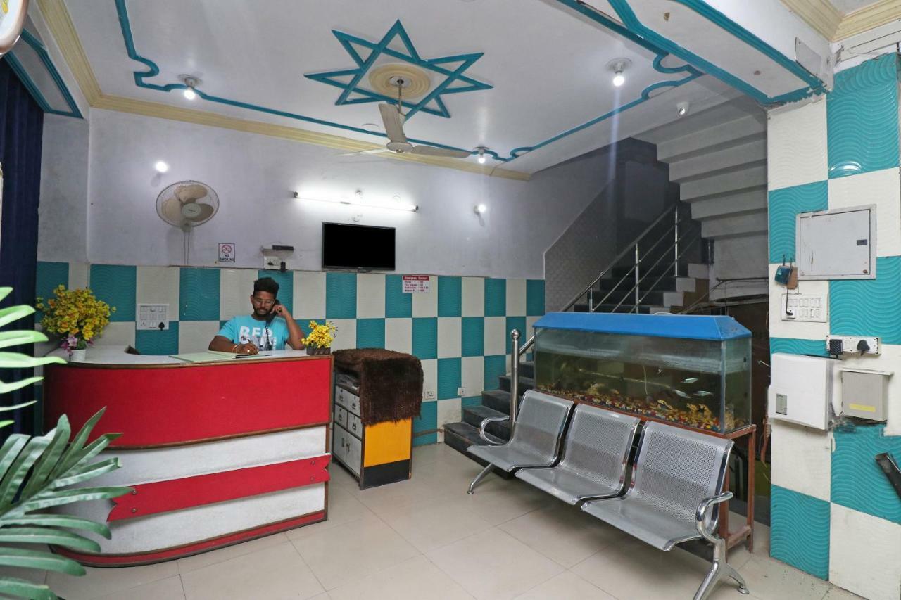 Oyo 30288 Hotel Moon Palace Лакнау Екстериор снимка