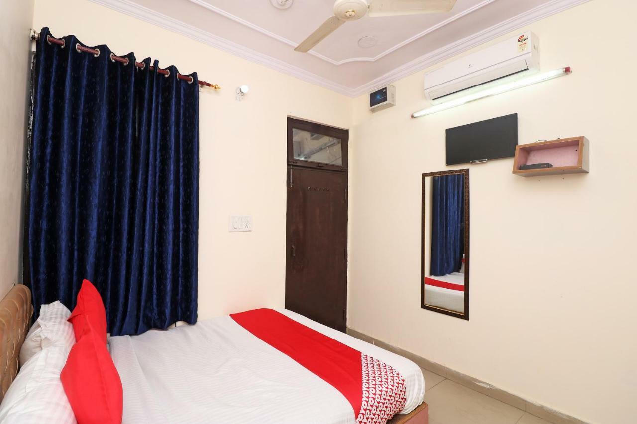 Oyo 30288 Hotel Moon Palace Лакнау Екстериор снимка