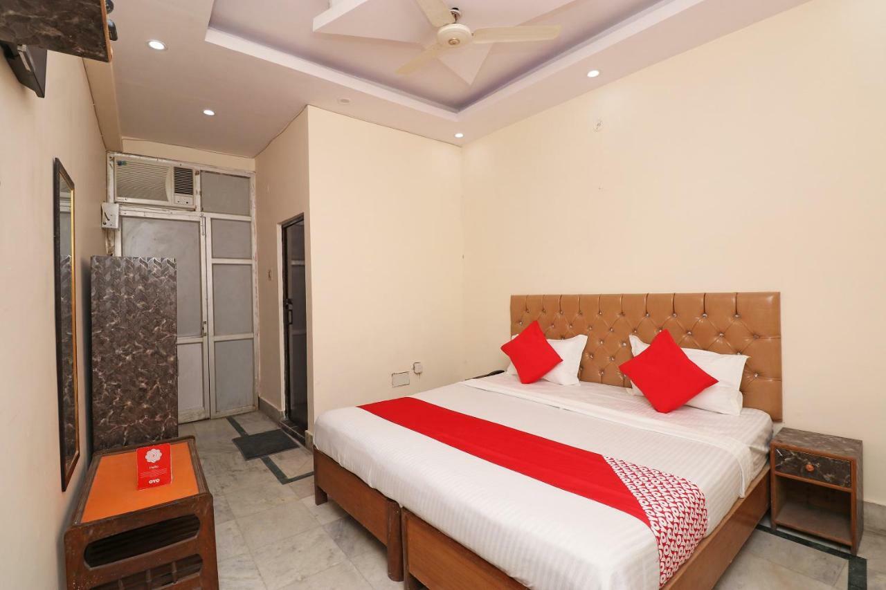 Oyo 30288 Hotel Moon Palace Лакнау Екстериор снимка