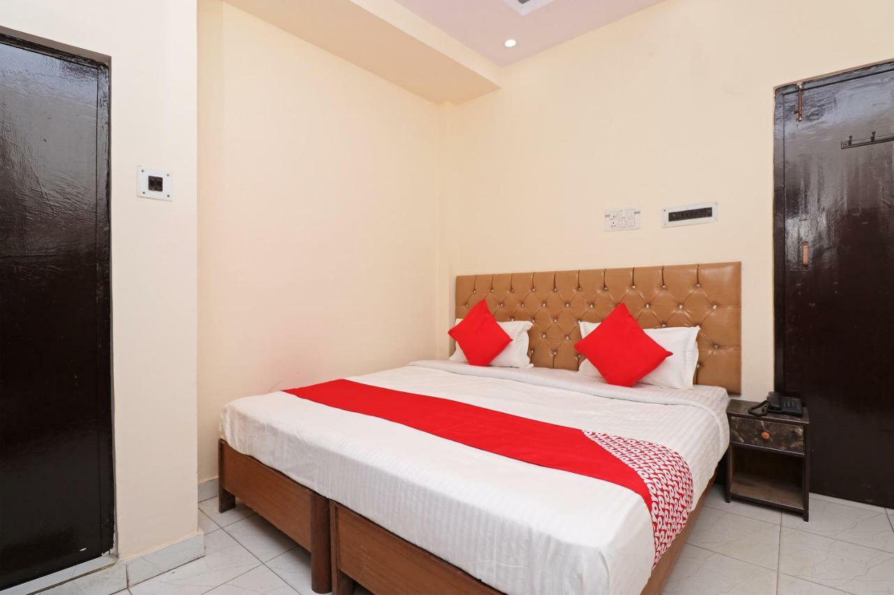 Oyo 30288 Hotel Moon Palace Лакнау Екстериор снимка