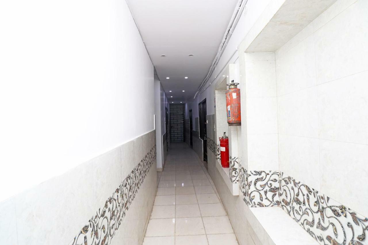 Oyo 30288 Hotel Moon Palace Лакнау Екстериор снимка