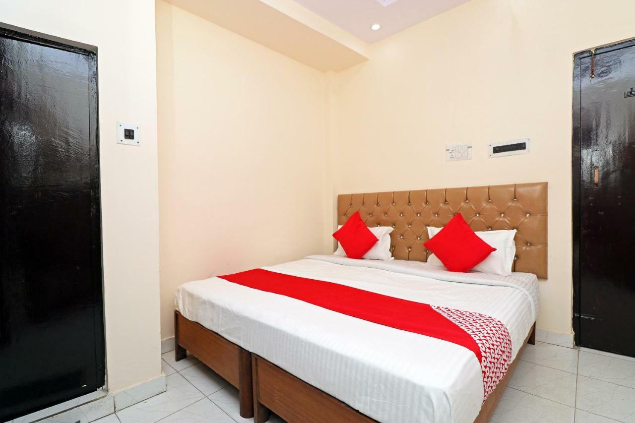 Oyo 30288 Hotel Moon Palace Лакнау Екстериор снимка
