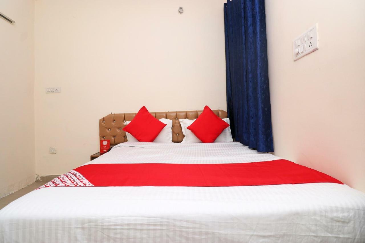 Oyo 30288 Hotel Moon Palace Лакнау Екстериор снимка