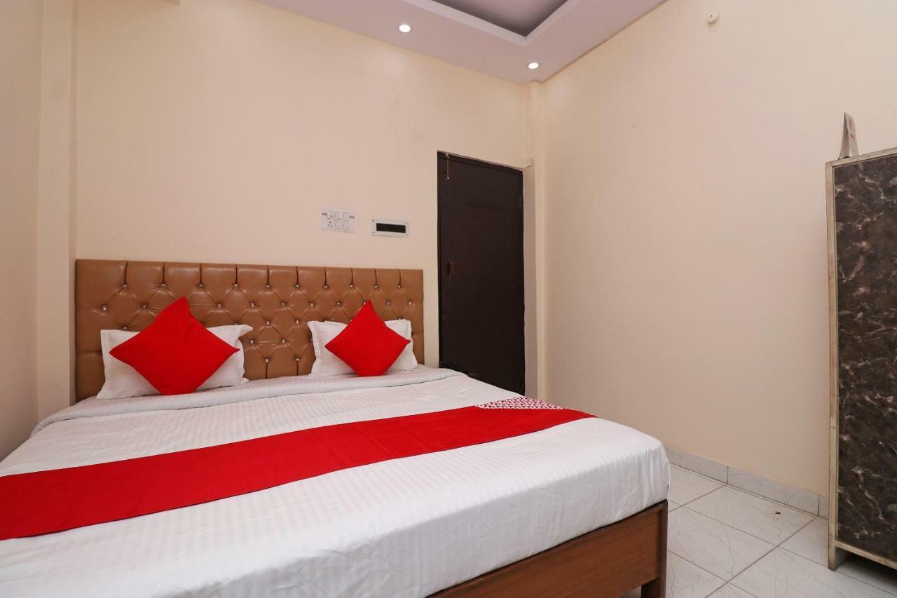 Oyo 30288 Hotel Moon Palace Лакнау Екстериор снимка